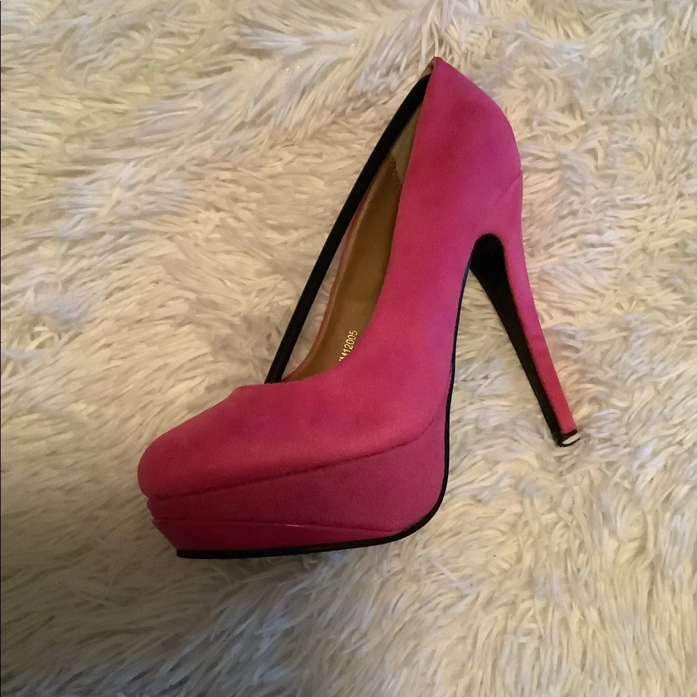 Heels - Picture 1 of 2